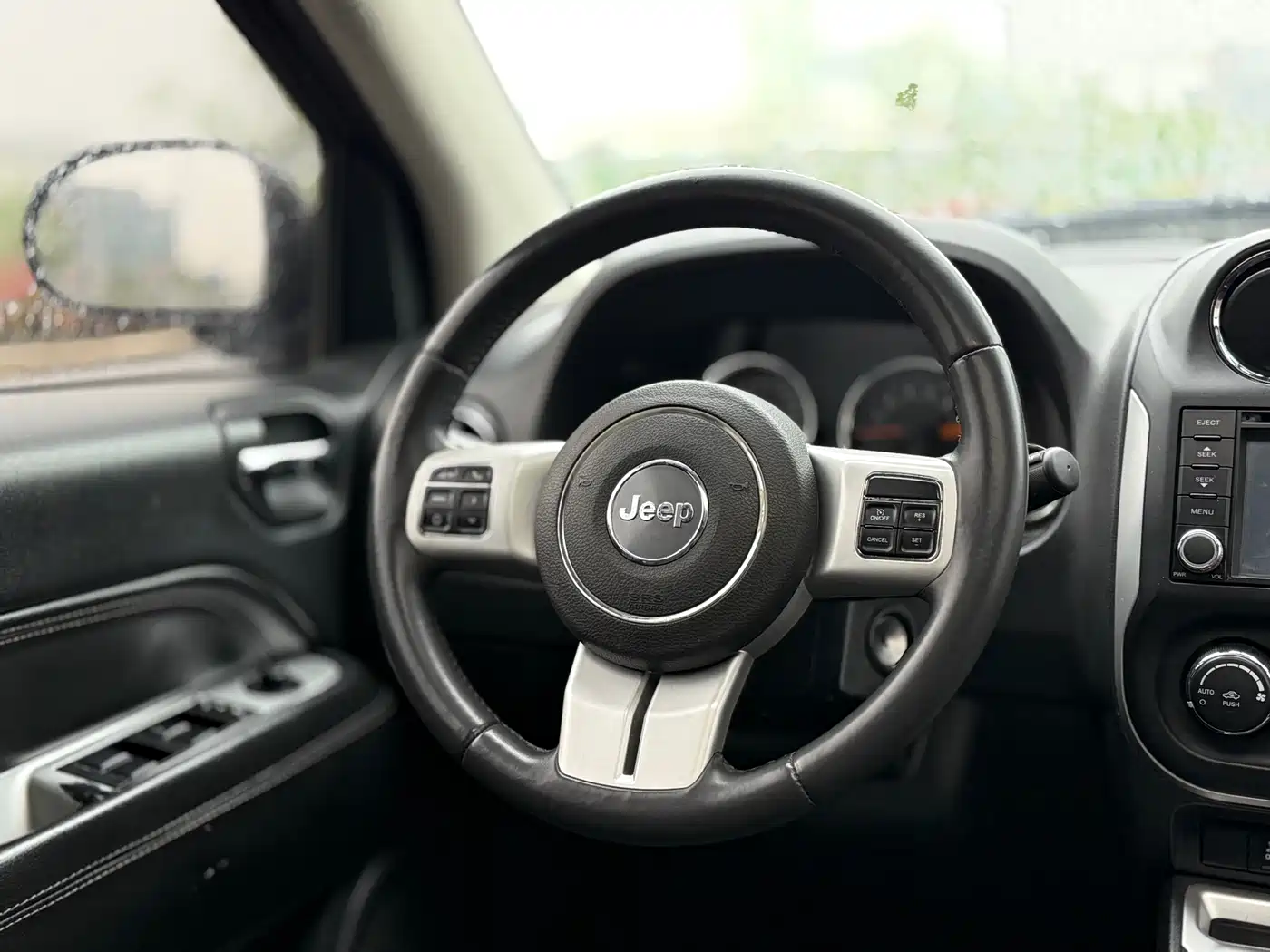 Jeep Compass (Import) 2015 2014 Facelift 2.4L 4WD Comfort Edition