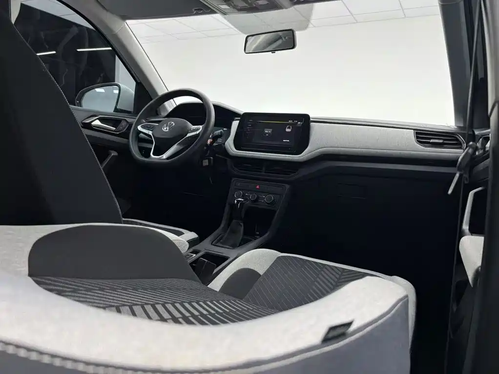 Volkswagen Tharu 2025 2026 New Sharp 1.5L Advance Edition