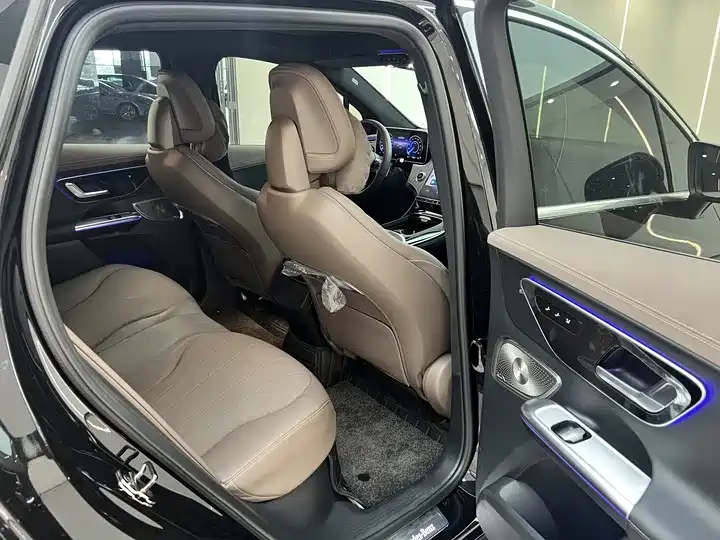 MERCEDES-BENZ EQE SUV