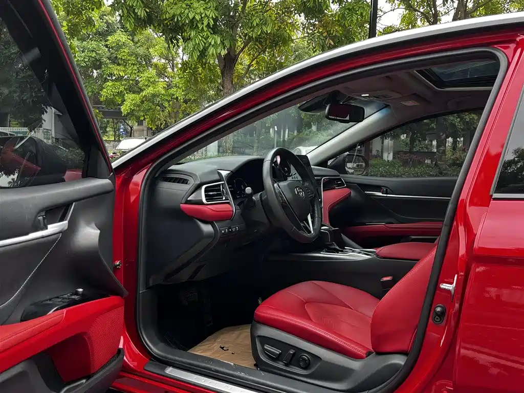 Toyota Camry 2021 Hybrid 2.5HS Fashion Edition фото 11