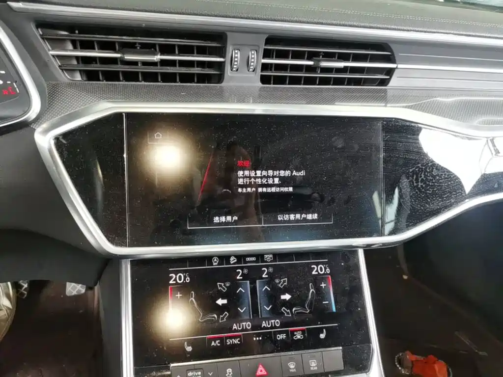 Фото 13 - Audi A6L