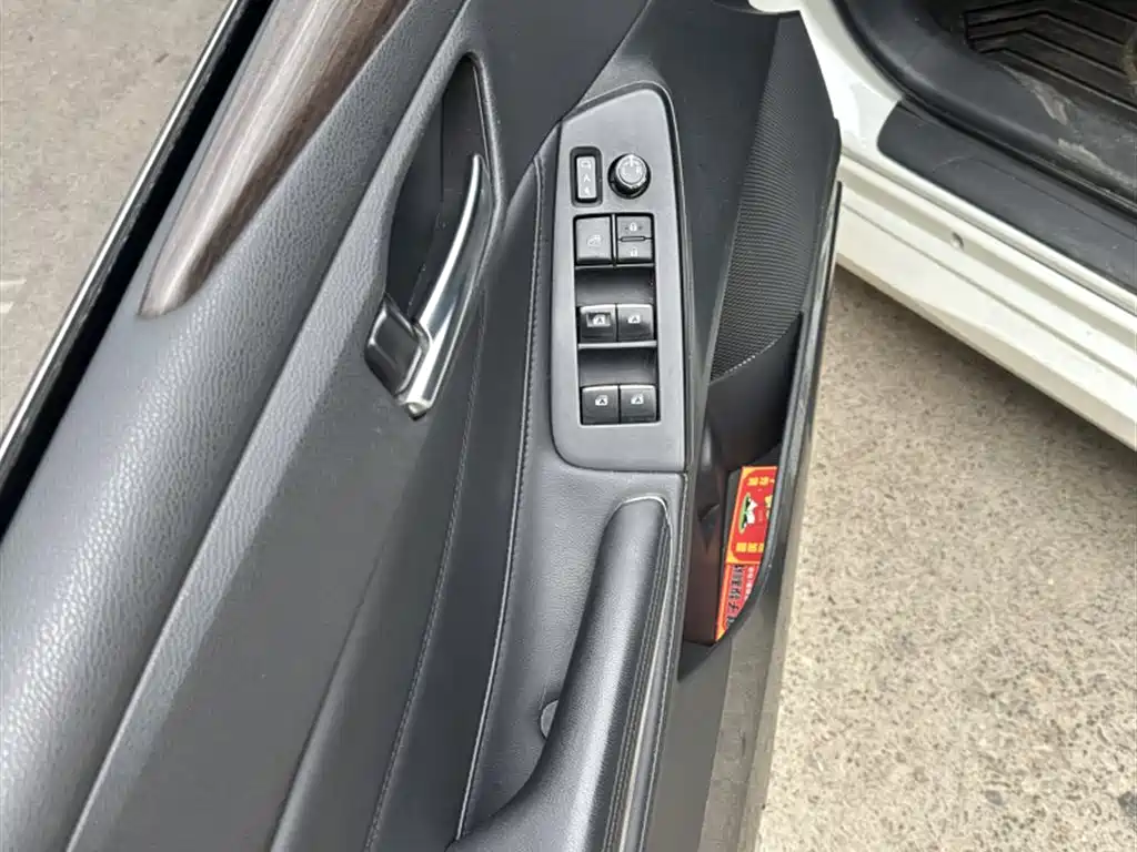 Toyota Avalon 2019 2.0L Progressive Edition (China VI) фото 4