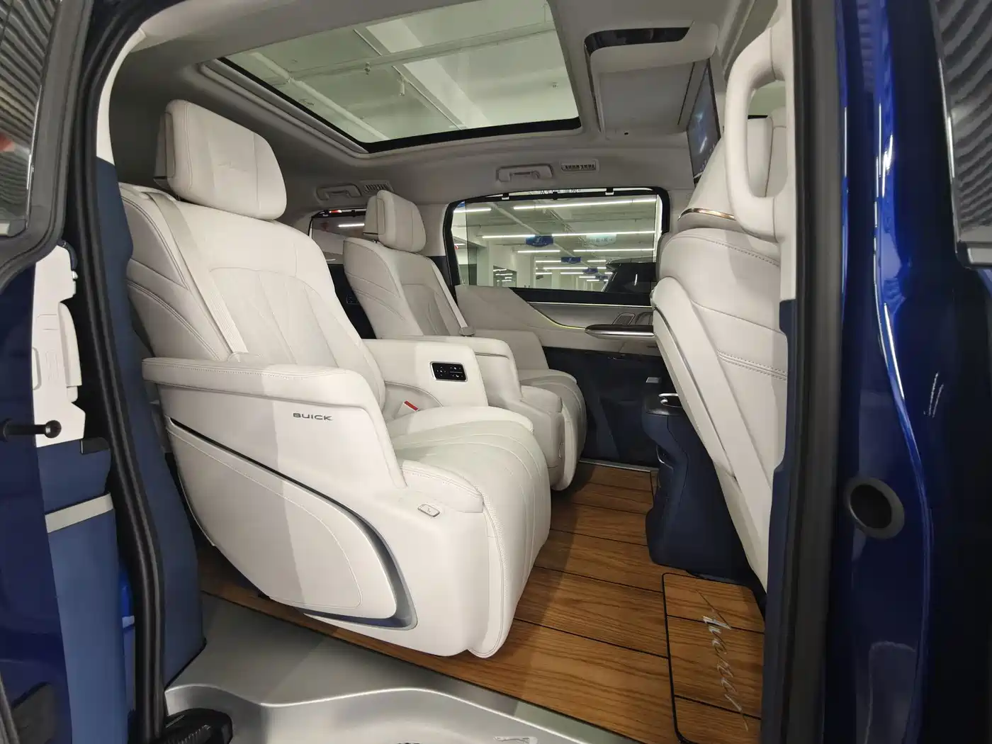 Buick GL8 New Energy 2024 2024 Land Honor Luxury Edition 6-Seater