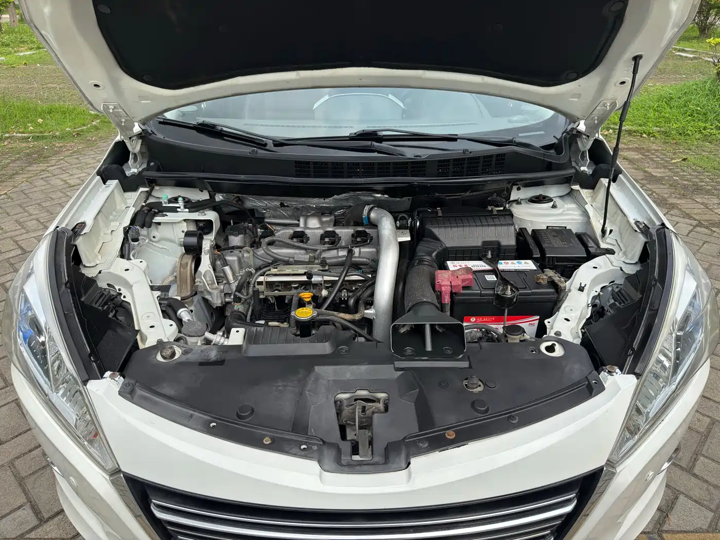 LUXGEN EXCELLENT 6 SUV