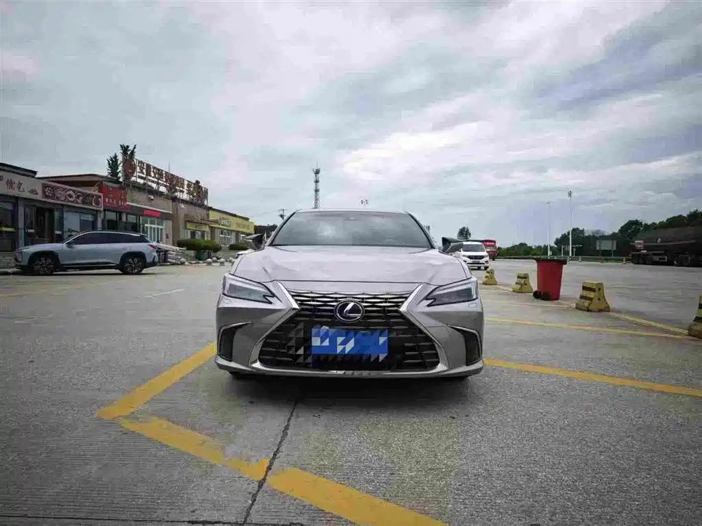 2026 Lexus ES