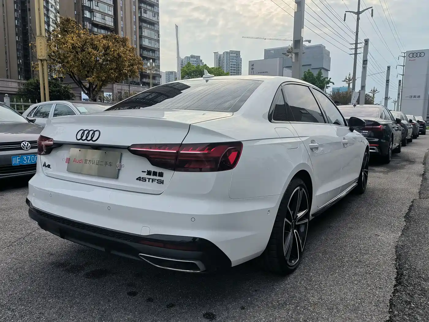 Audi A4L 2023 45 TFSI quattro Premium Sport фото 7