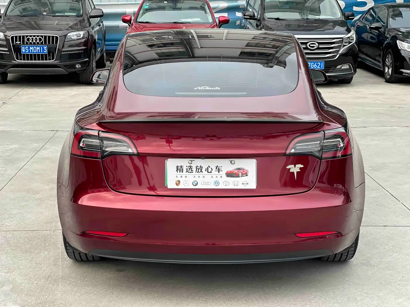 TESLA MODEL 3