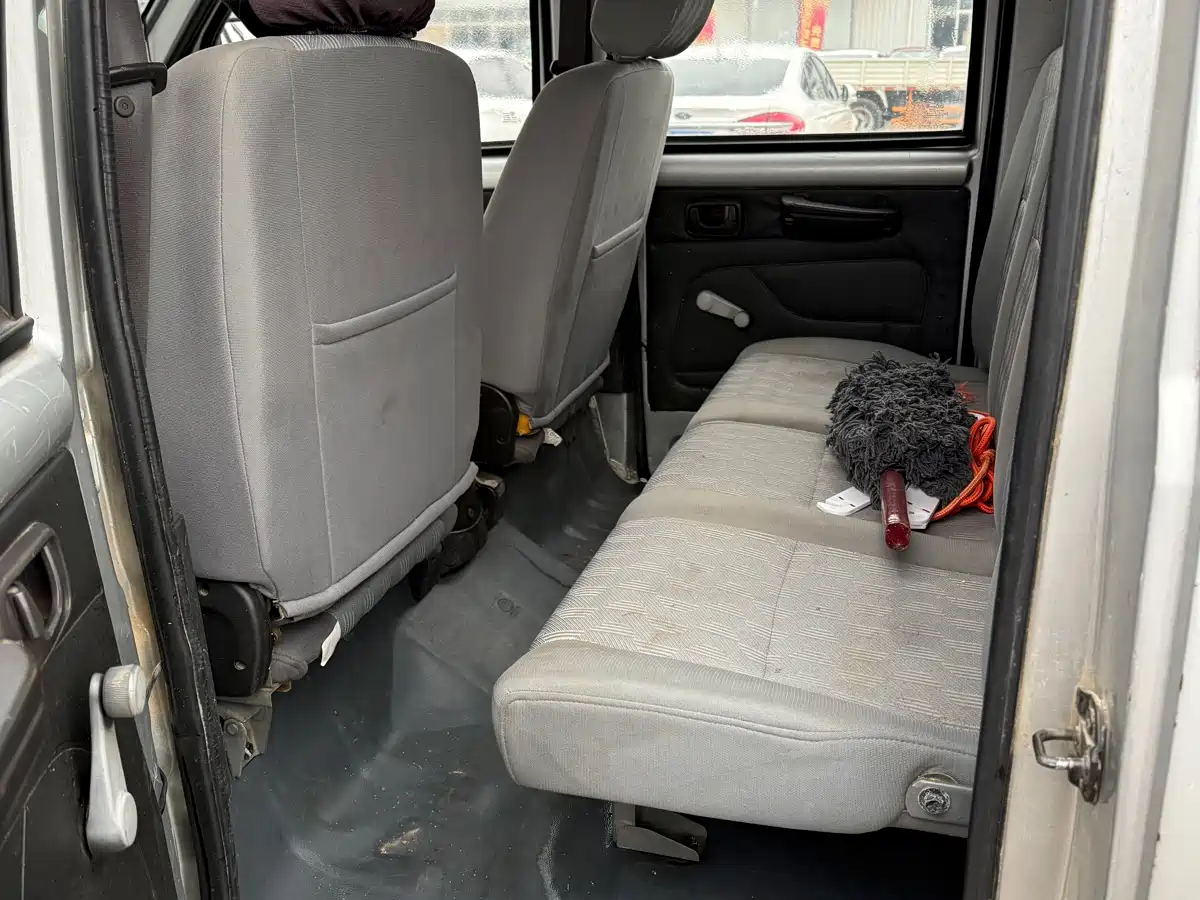 Wuling Motors Wuling Rongguang Mini Truck 2015 2012 1.5L Double Cab Base Model L3C