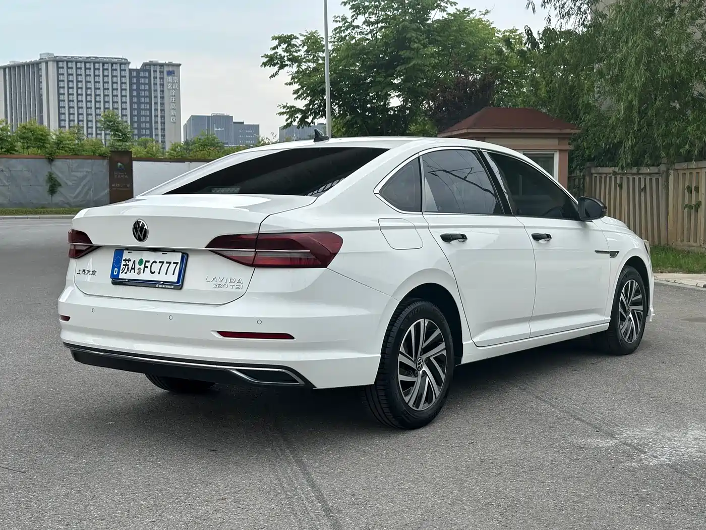 Volkswagen Lavida 2022 1.5L Auto Comfort Edition фото 15