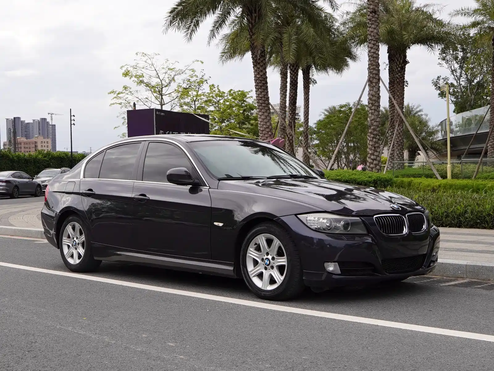Photo 3 - BMW 3 Series