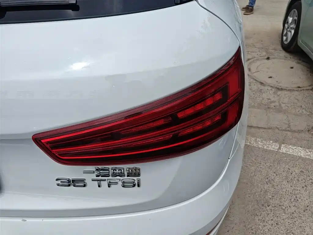 Audi Q3 2018 30th Anniversary Edition 35 TFSI Sport фото 8