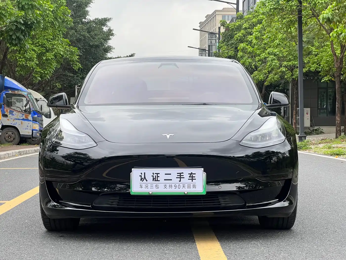 TESLA MODEL 3