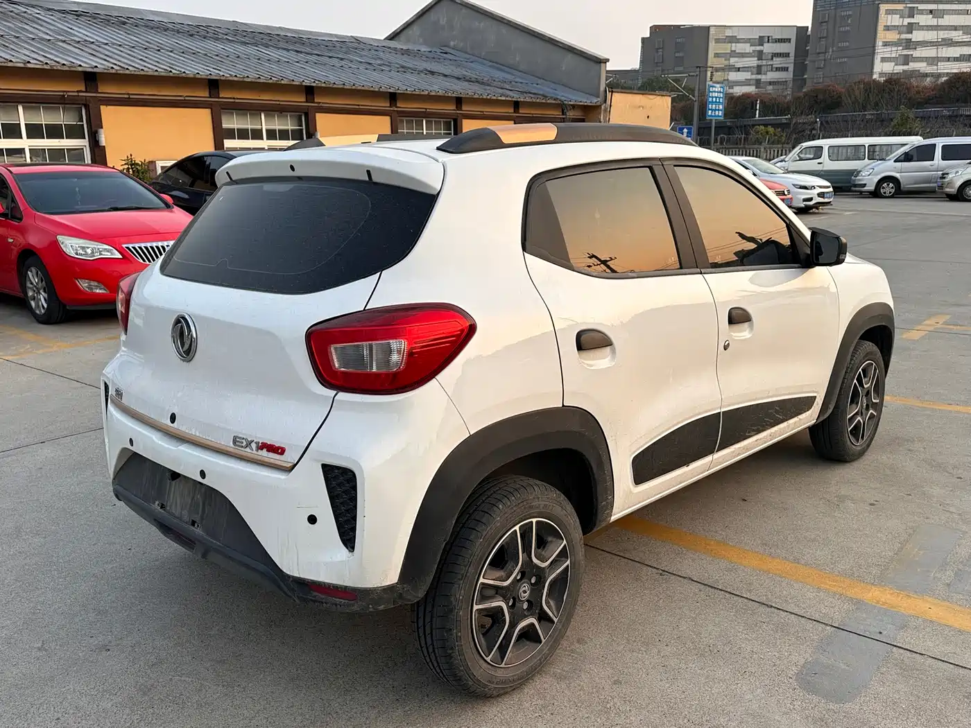 DONGFENG EX1