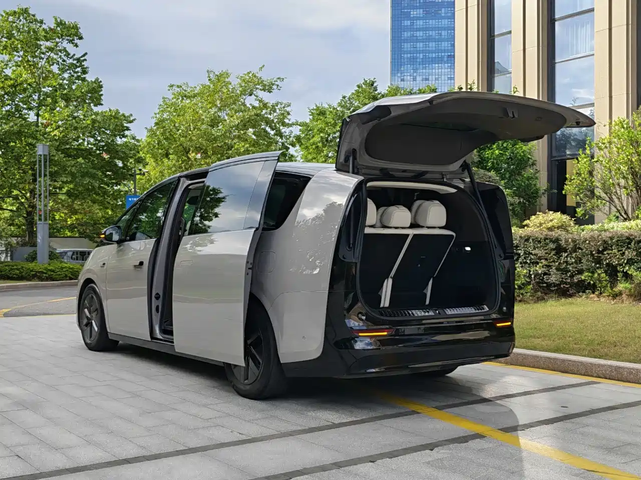 Li Auto MEGA 2024 2024 Ultra
