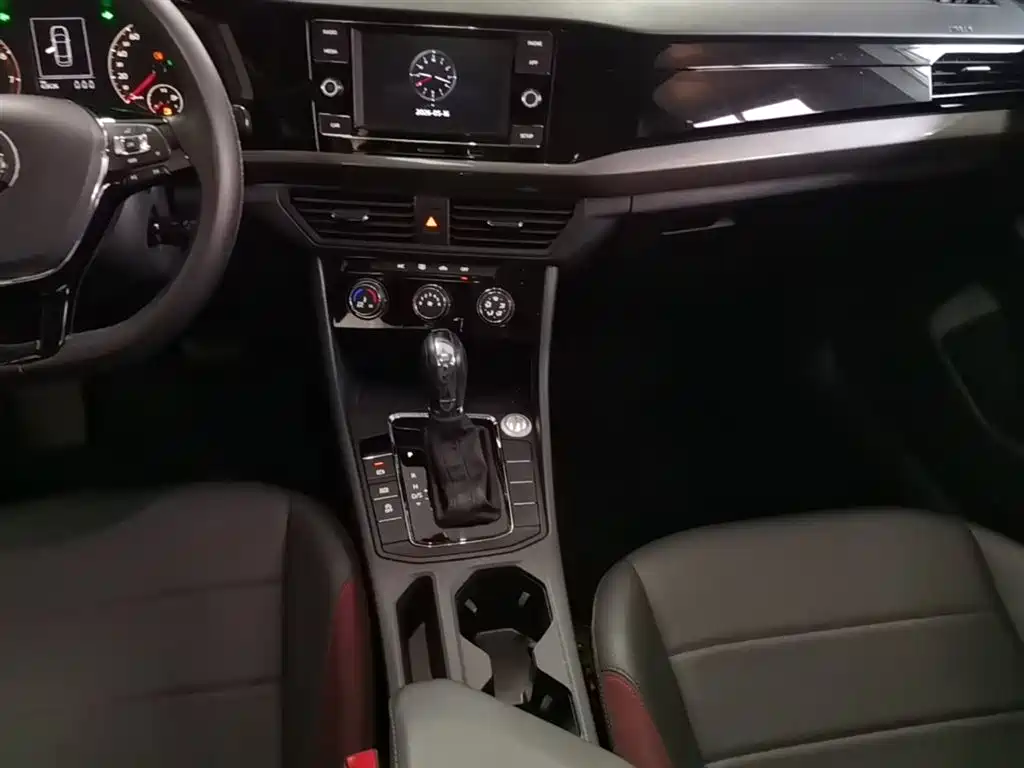 Volkswagen Bora 2019 Facelift 1.5L Automatic Comfort China VI фото 14