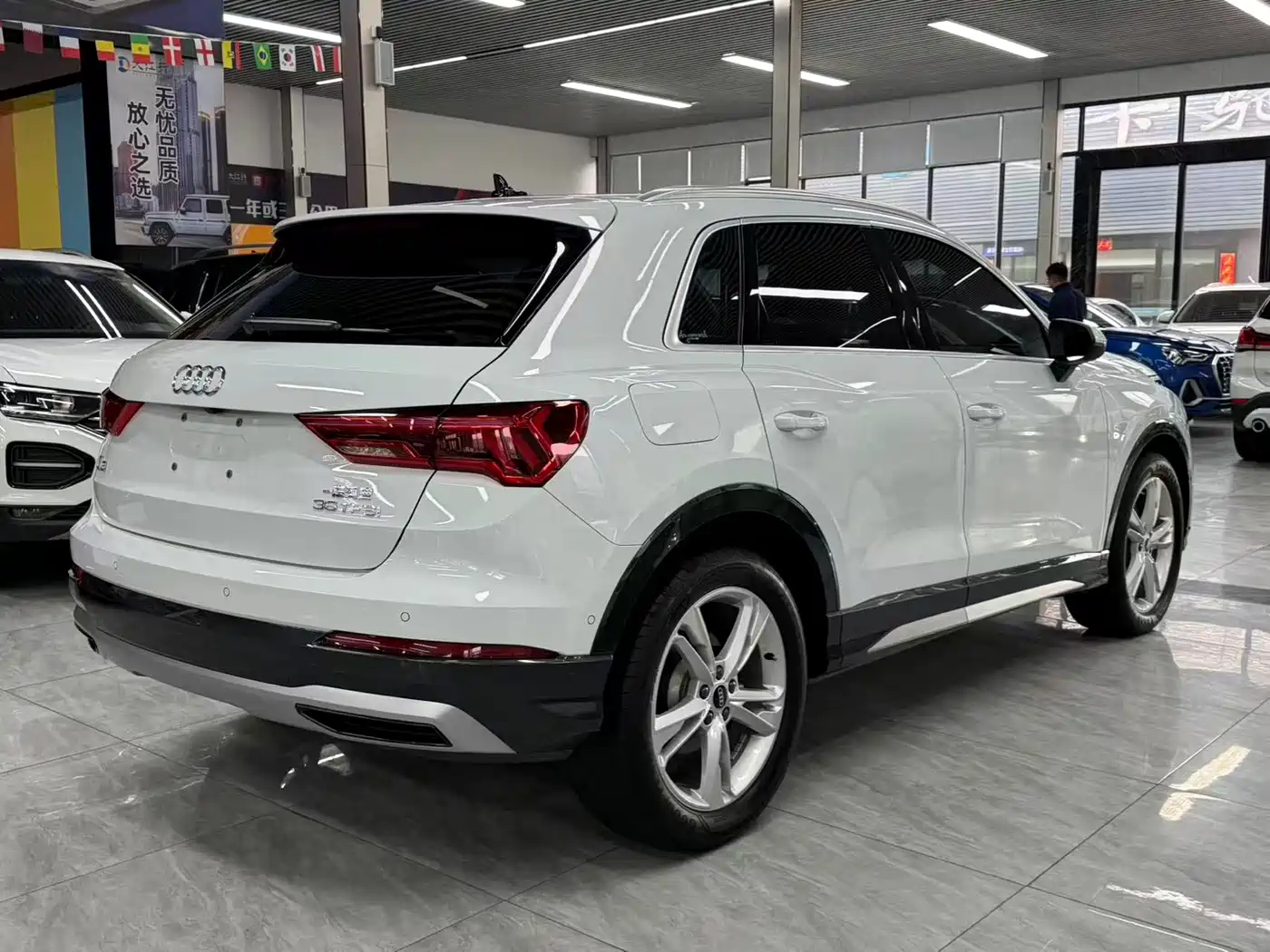 AUDI Q3