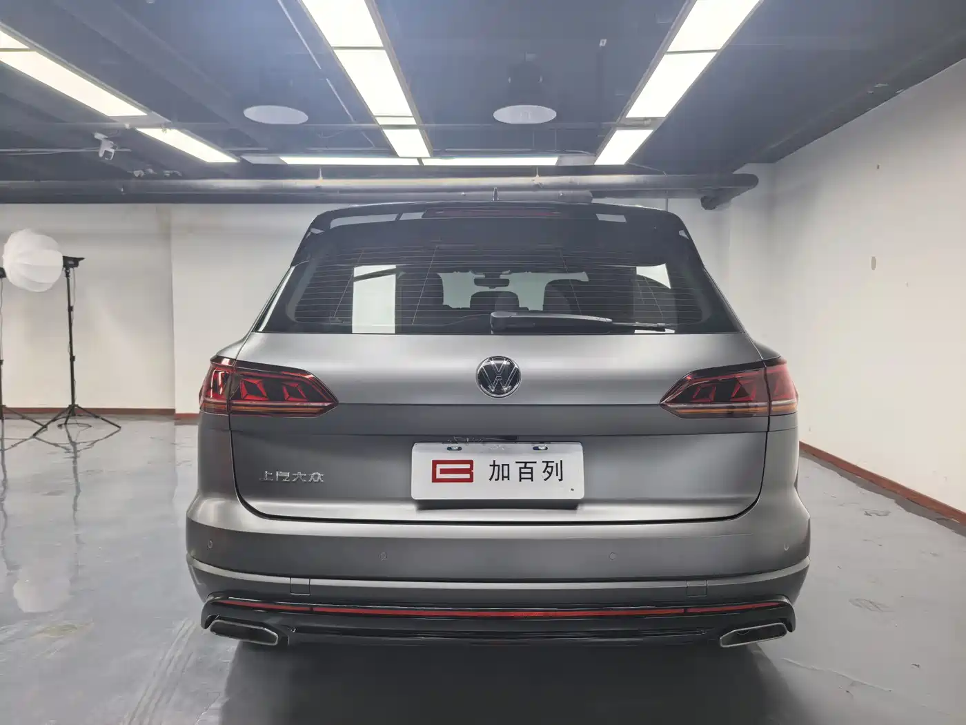 VOLKSWAGEN TOUAREG