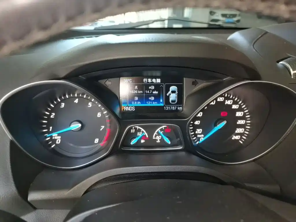 Фото 12 - Ford Kuga