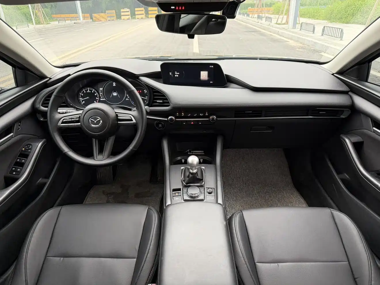 Mazda Mazda3 Axela 2021 1.5L Manual Quality & Beauty фото 12