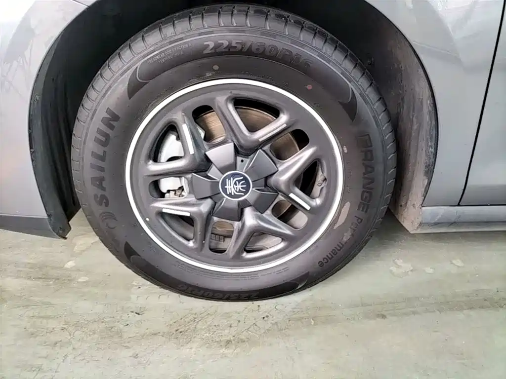 BYD Qin PLUS 2025 DM-i Smart Drive 55KM Leader фото 22