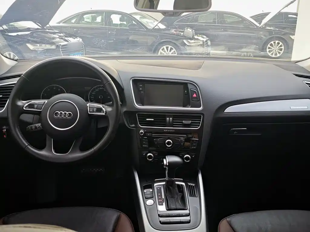 Audi Q5 2018 2017 Plus 40 TFSI Technology
