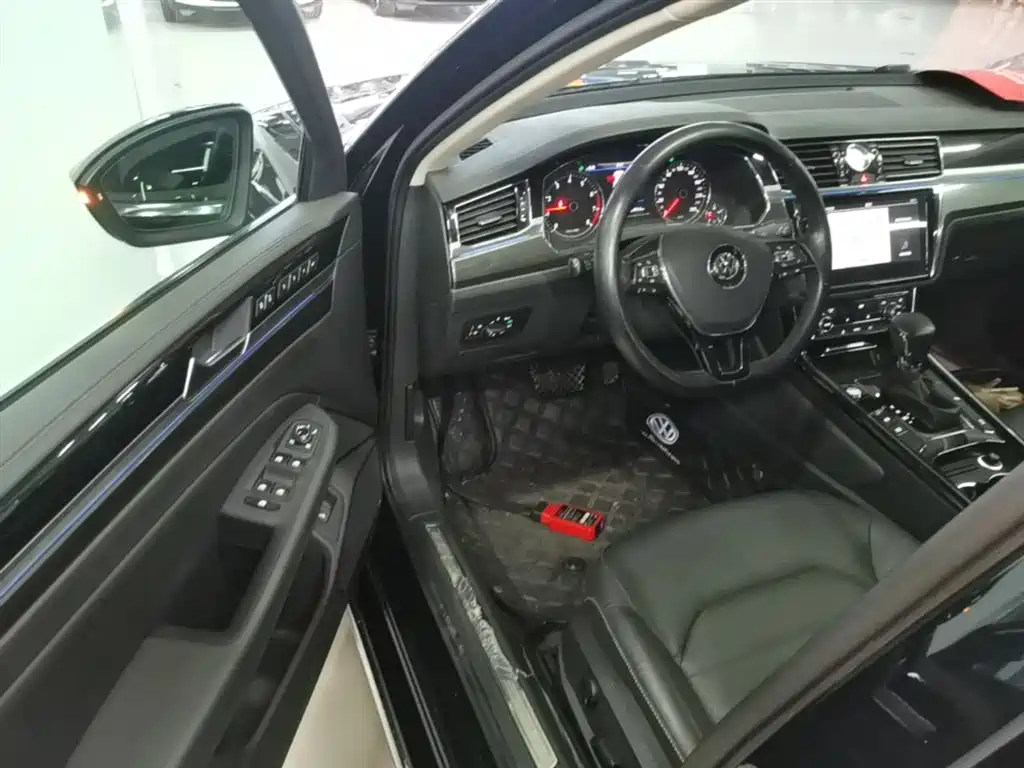 Volkswagen Phideon 2019 380TSI 2WD Business Edition China VI фото 16