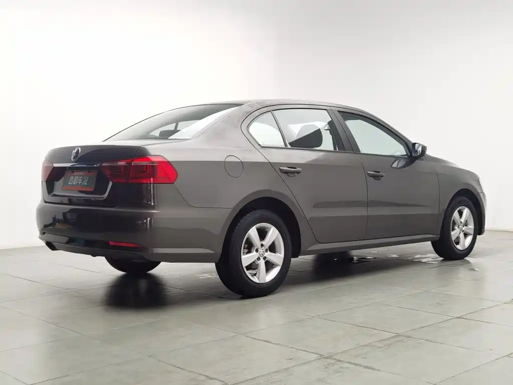 Фото 2 - Volkswagen Lavida