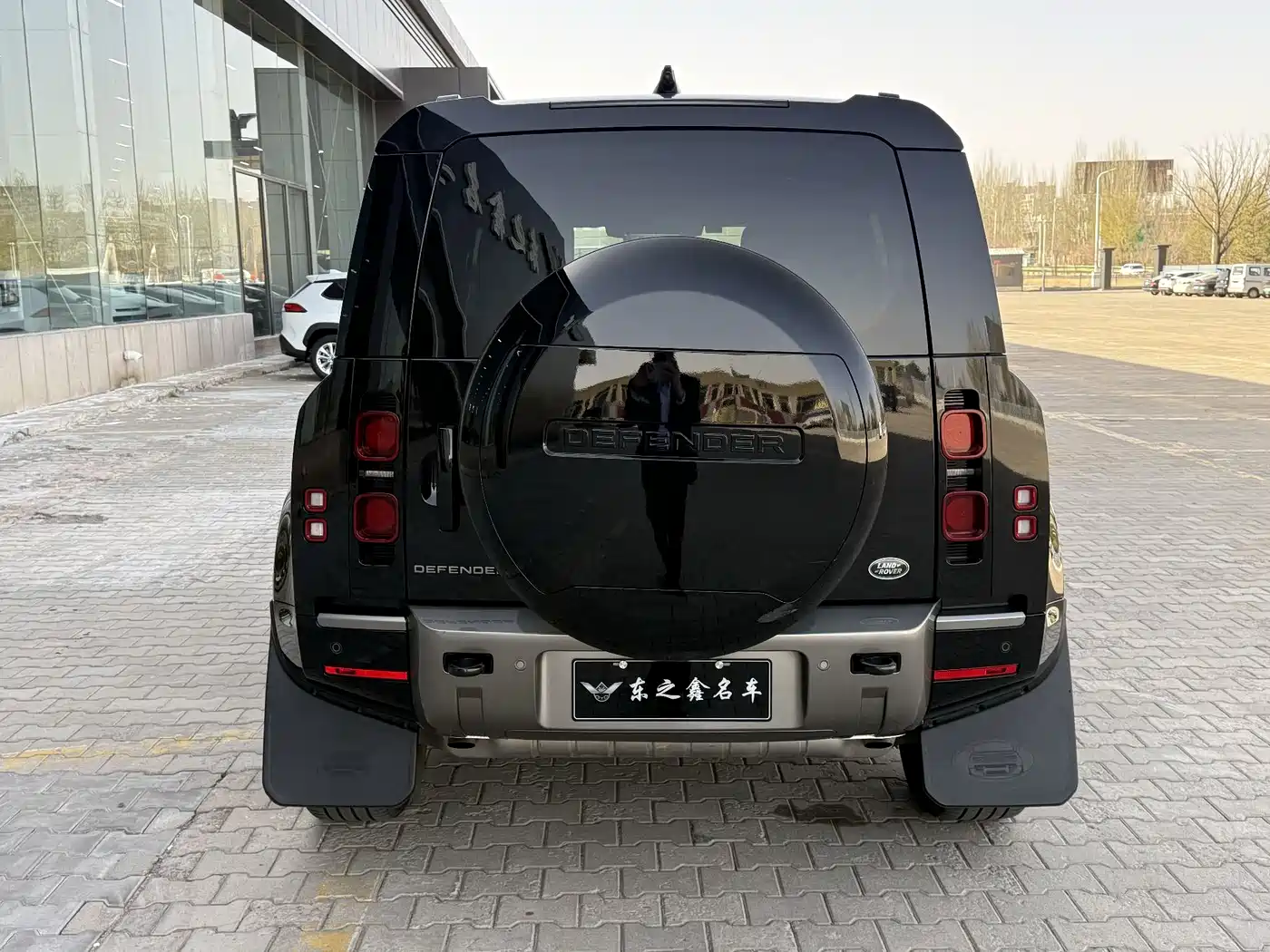 Land Rover Defender 2024 110 3.0T P400 X-DYNAMIC HSE фото 6