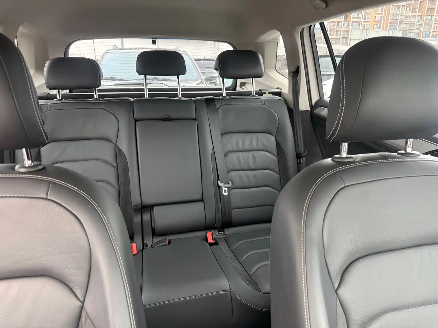 Volkswagen Tiguan L 2017 330TSI Automatic 2WD Comfort Edition фото 13