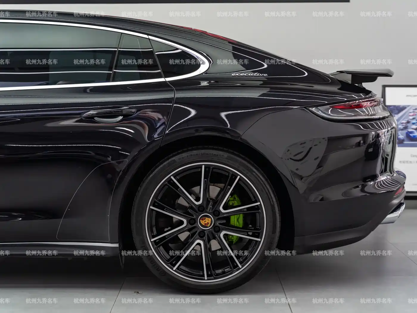 Porsche Panamera 2023 Panamera 4 Executive Long Wheelbase 2.9T фото 10