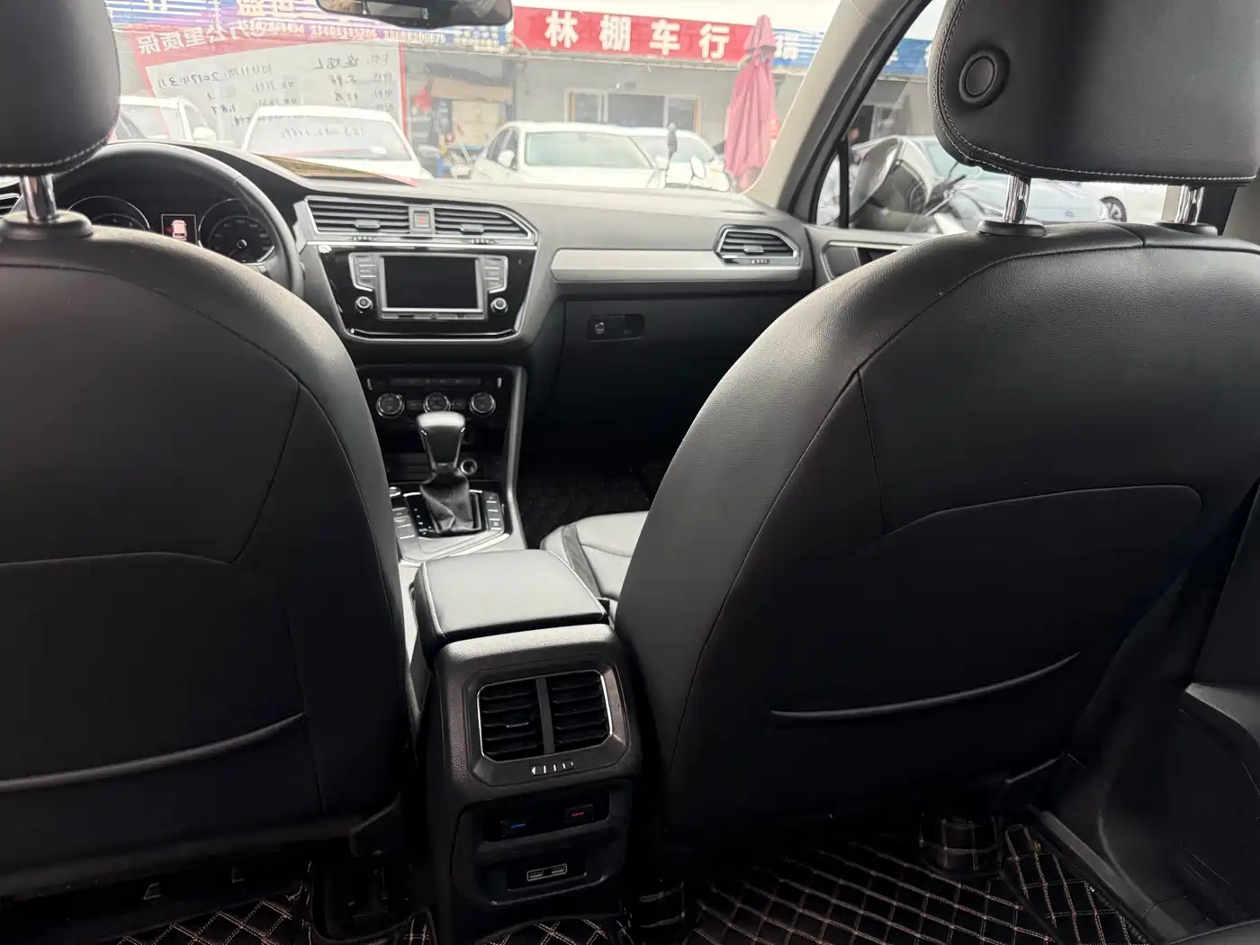 Volkswagen Tiguan L 2017 330TSI Automatic 2WD Comfort Edition фото 7
