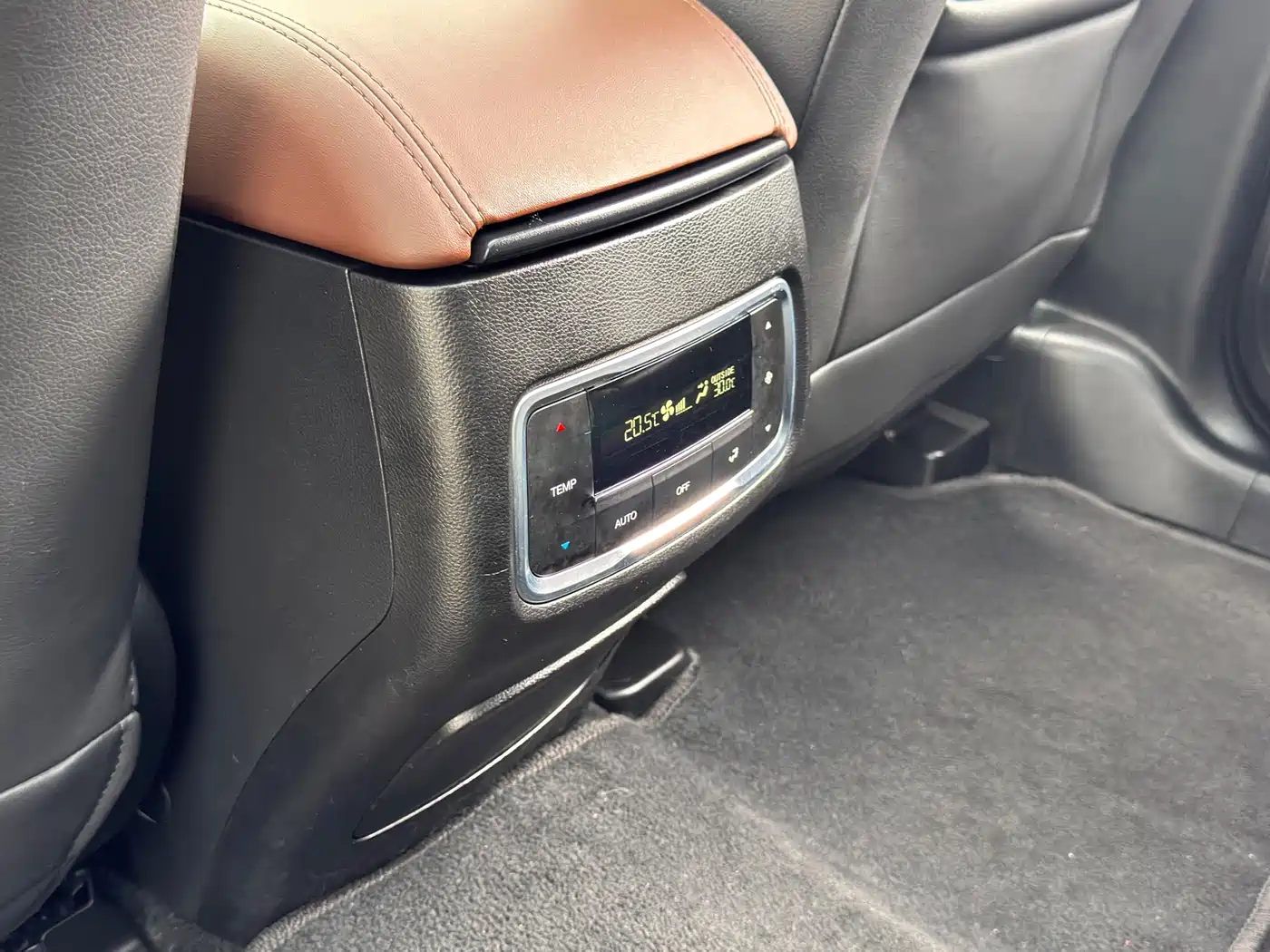 GAC Trumpchi Trumpchi GS8 2017 320T 2WD Luxury Smart Connect (7-seater) фото 7