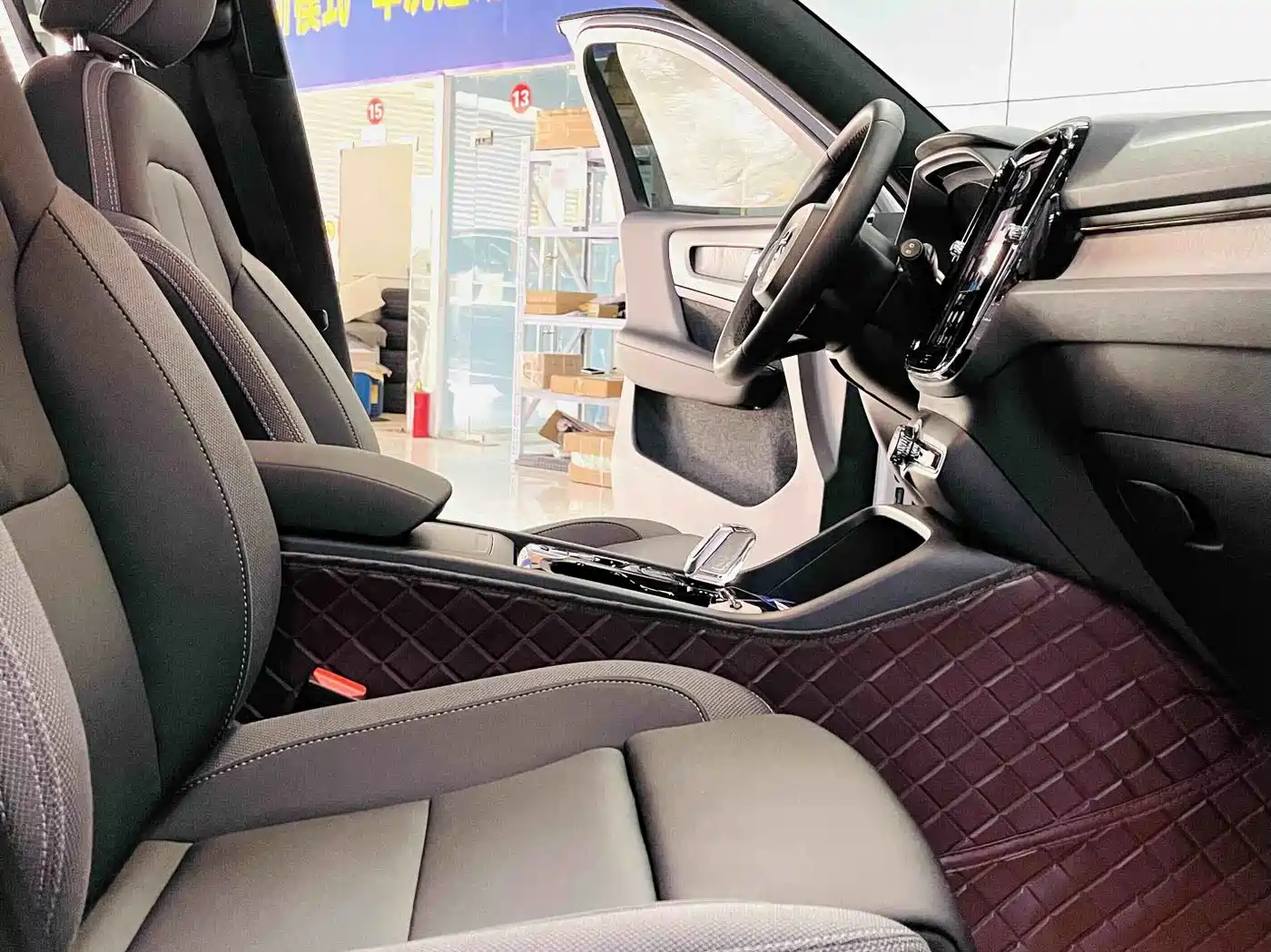 Volvo XC40 2023 2024 B3 Smart Elite Luxury Edition