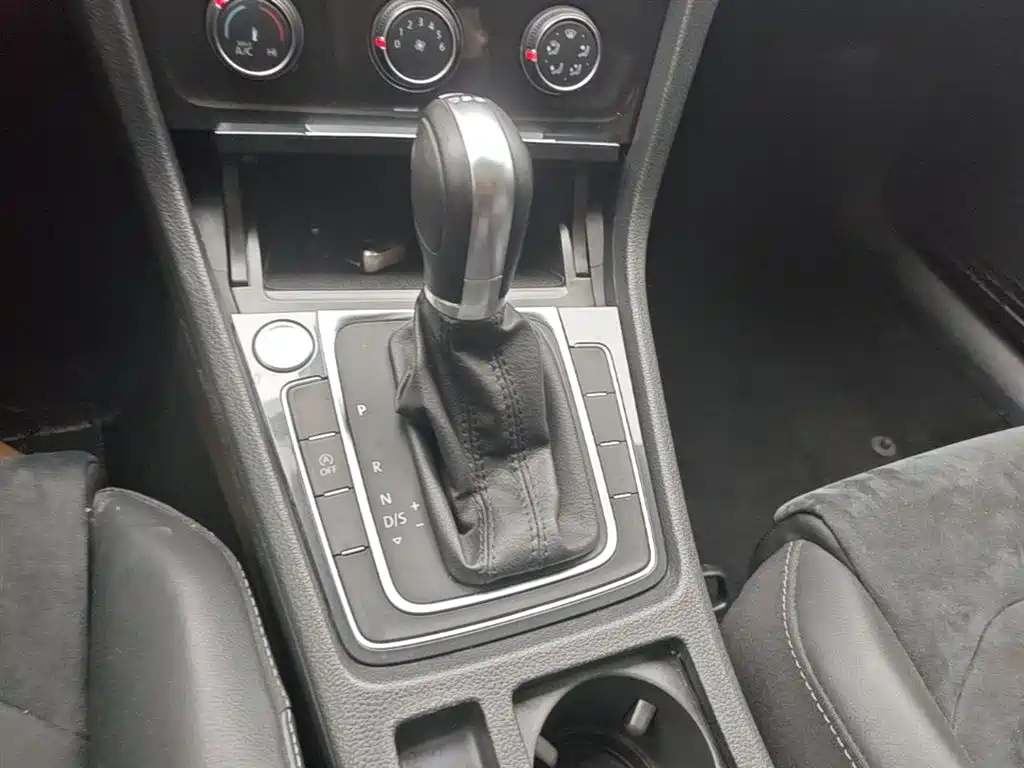 Volkswagen Golf 2019 280TSI DSG Luxury (China V) фото 14