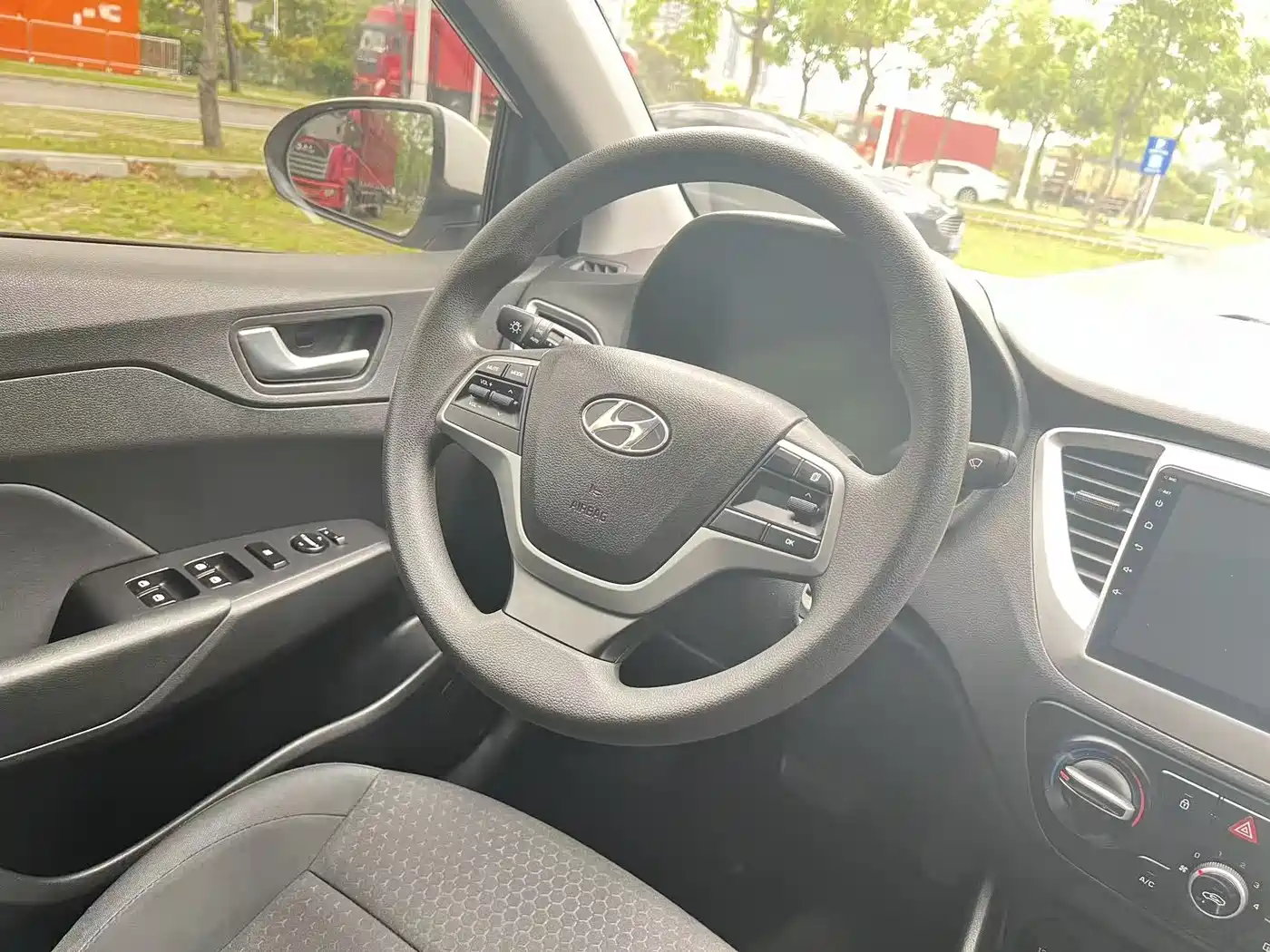 Hyundai Verna 2020 1.4L CVT GLS Cool Edition фото 15