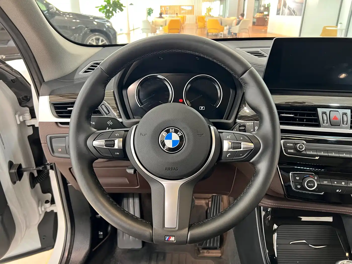 BMW X1 2022 xDrive25Li Premium фото 6