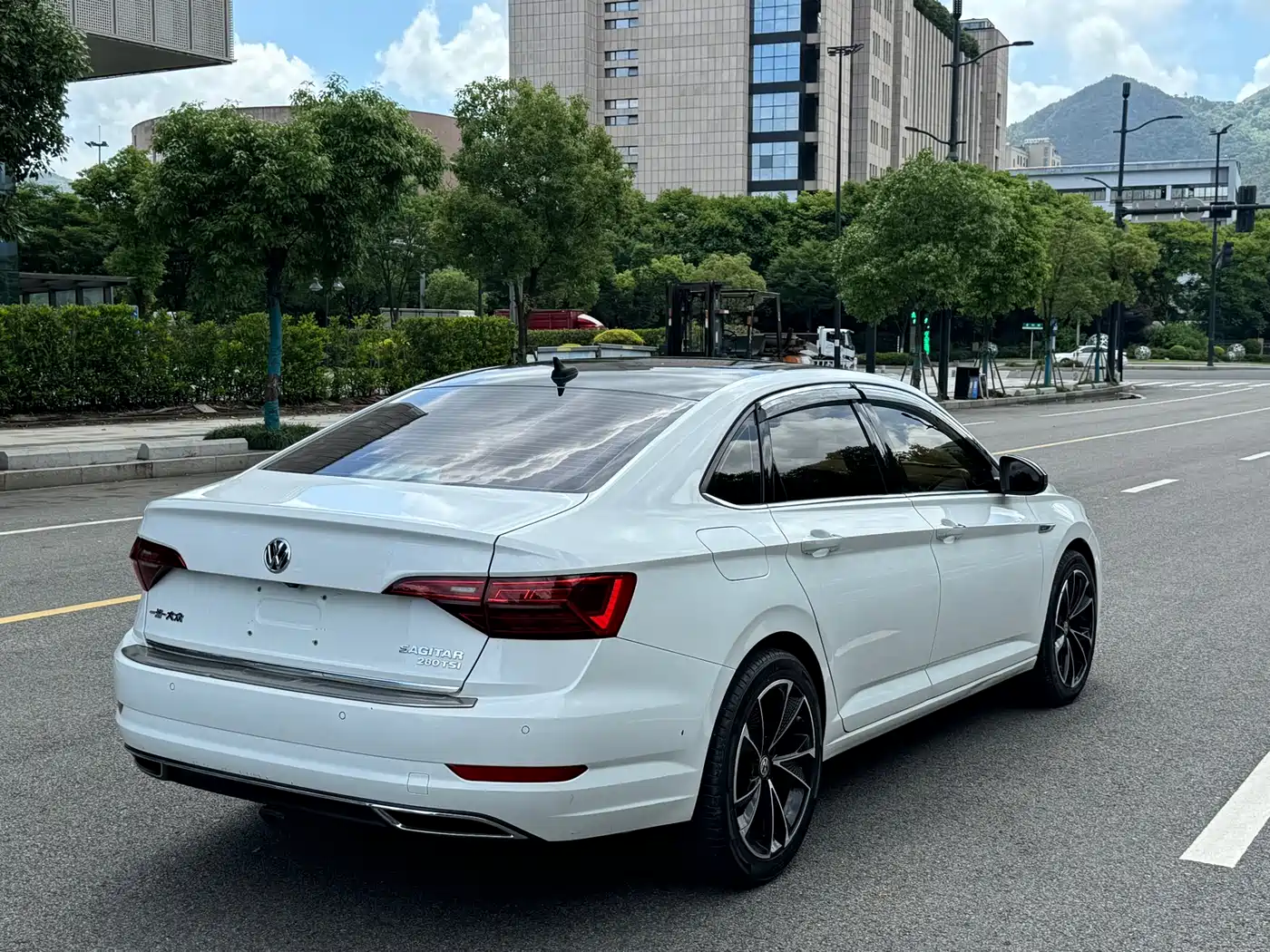 Volkswagen Sagitar 2021 280TSI DSG Flagship Smart Connect Edition фото 16