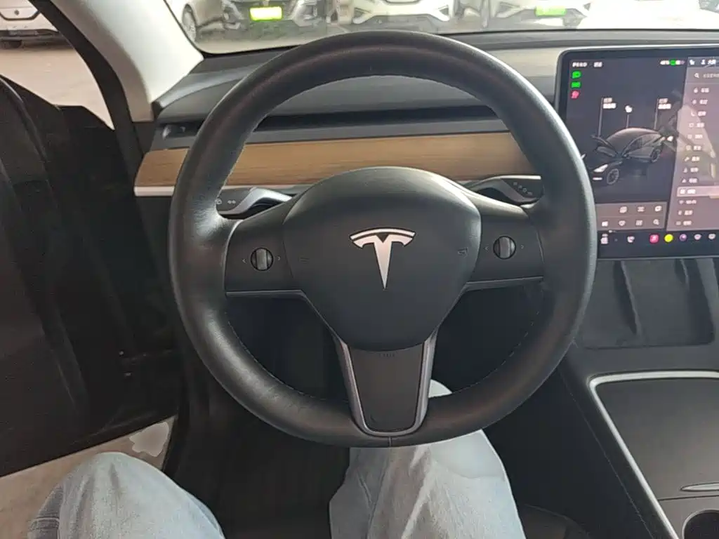 Фото 11 - Tesla Model Y