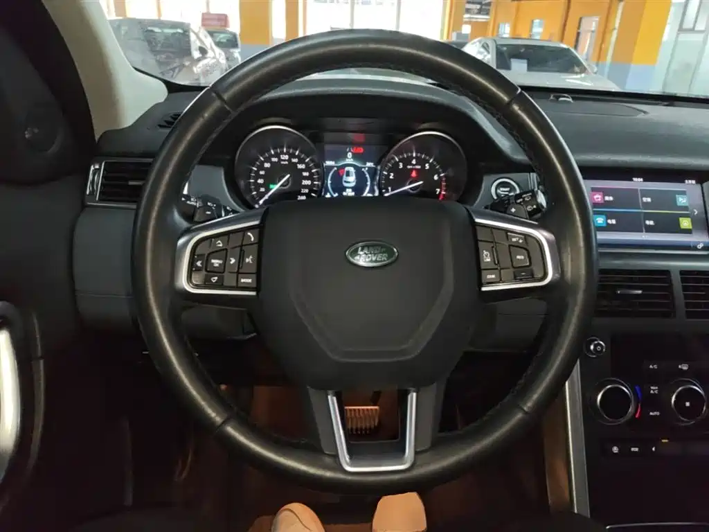 Land Rover Discovery Sport 2019 240PS SE Edition China VI фото 11