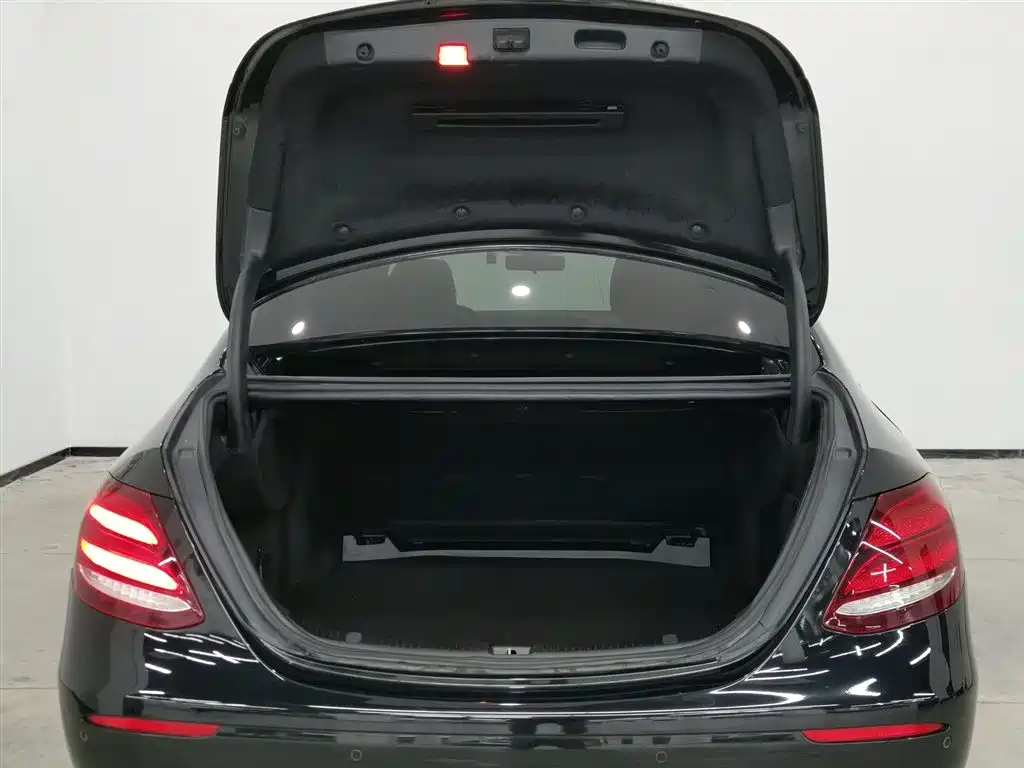 Mercedes-Benz E-Class 2020 E 260 L фото 16