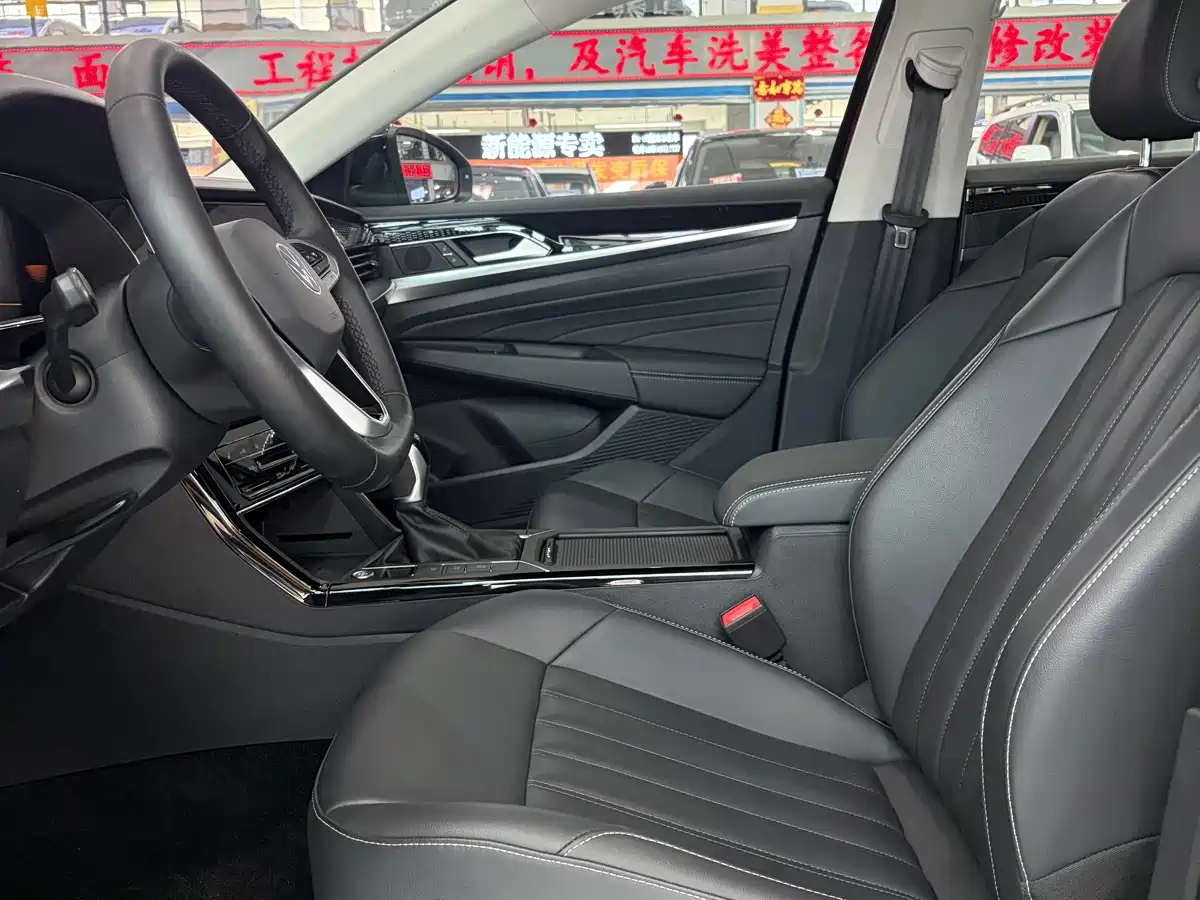 Volkswagen Passat 2022 280TSI Business Edition фото 8