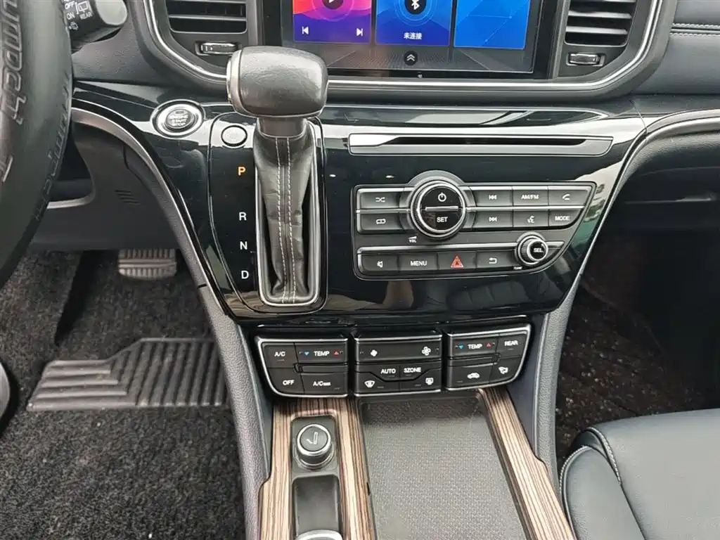 GAC Trumpchi Trumpchi M8 2018 320T Exclusive Edition фото 14