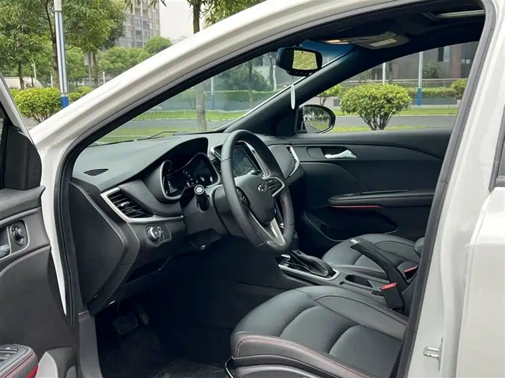 Chevrolet Monza 2019 RS 330T Auto Smooth Edition China VI фото 6