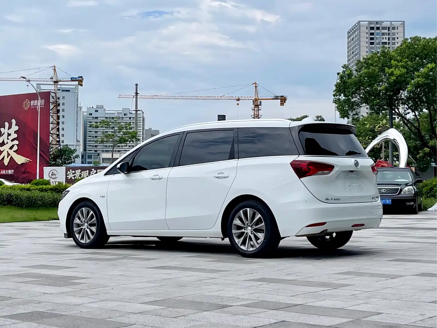 2023 Buick GL6