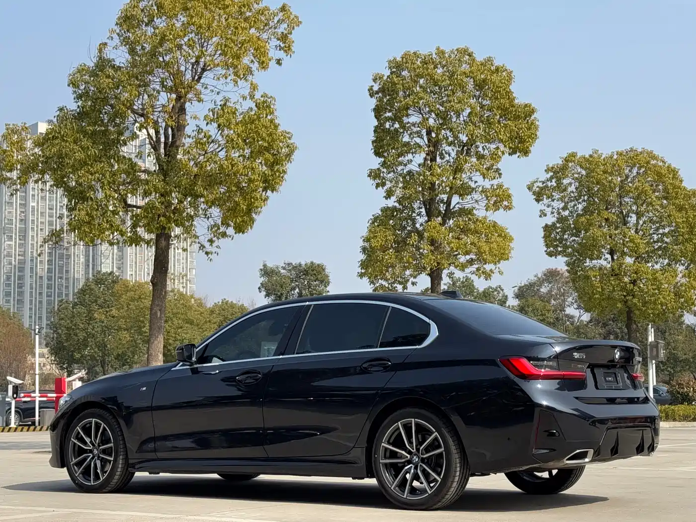 BMW 3 Series 2025 325Li M Sport Package фото 13