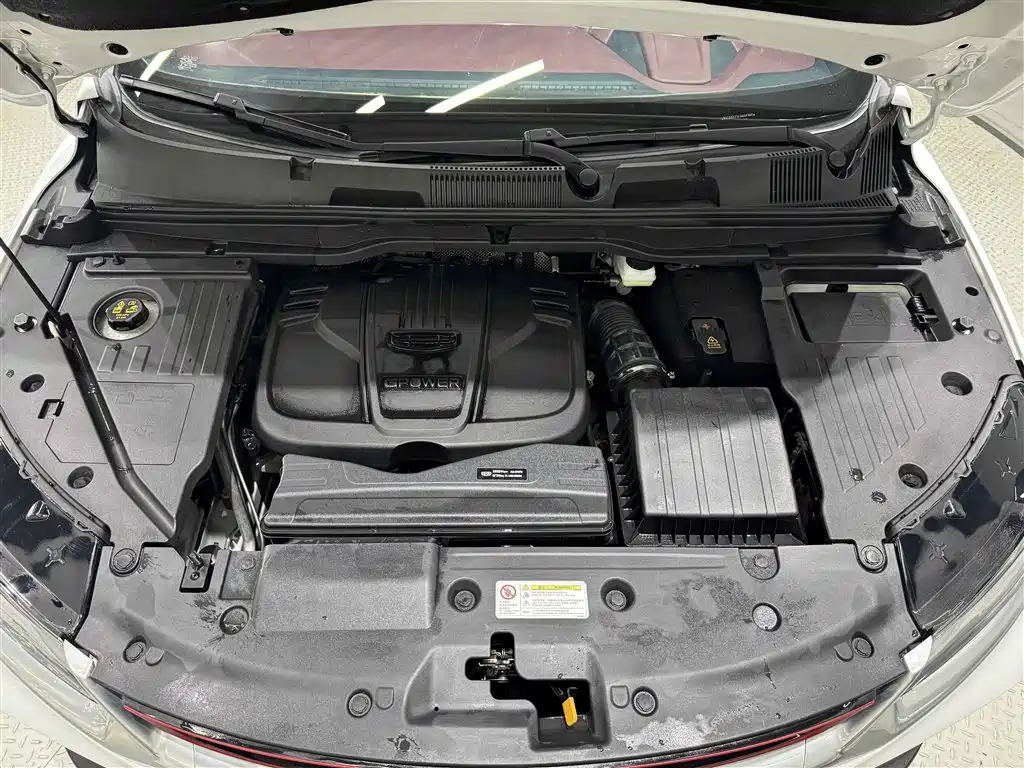 Фото 32 - Geely Coolray