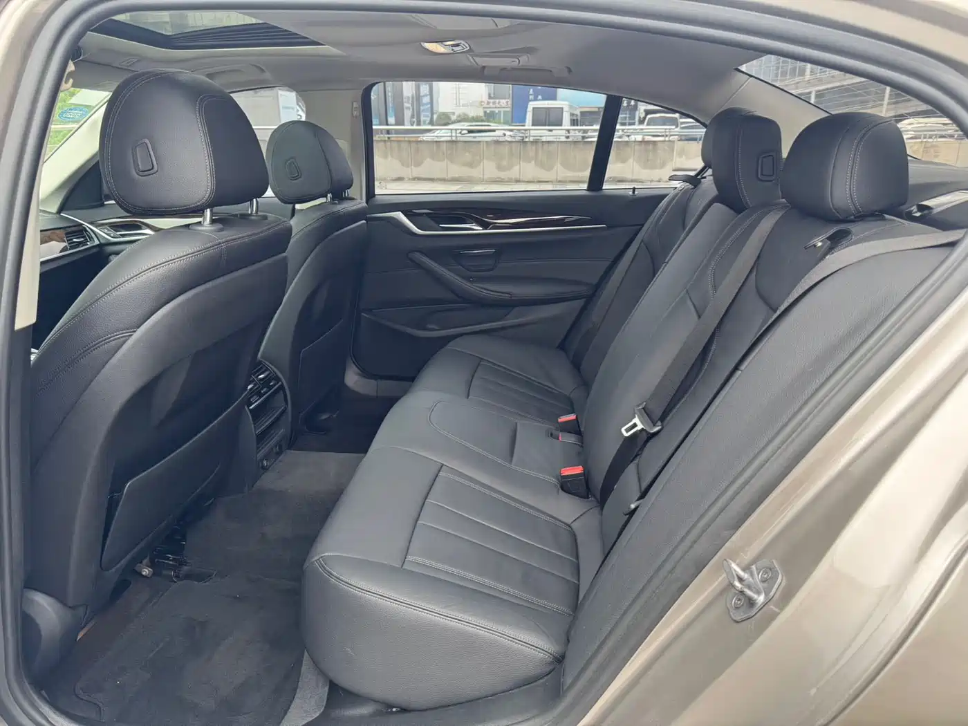 BMW 5 Series 2018 528Li Launch Special Edition фото 11