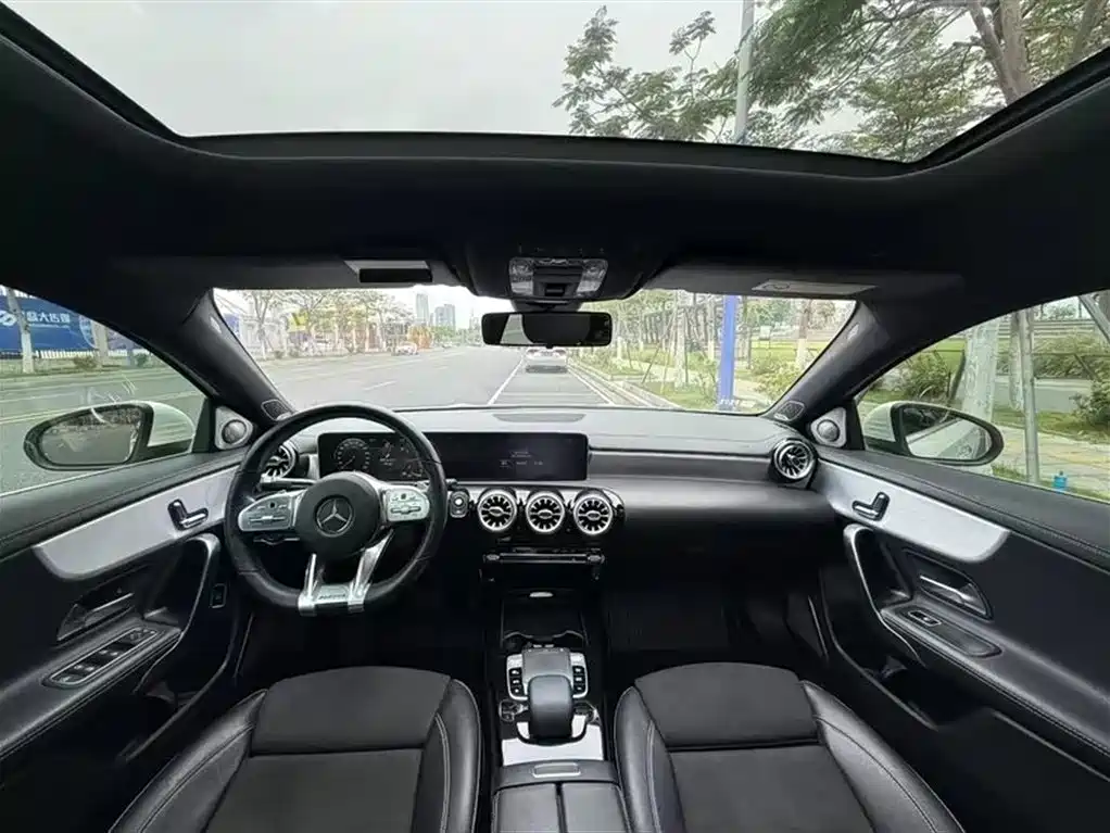Mercedes-Benz A-Class 2019 A 200 L Sport Sedan фото 4