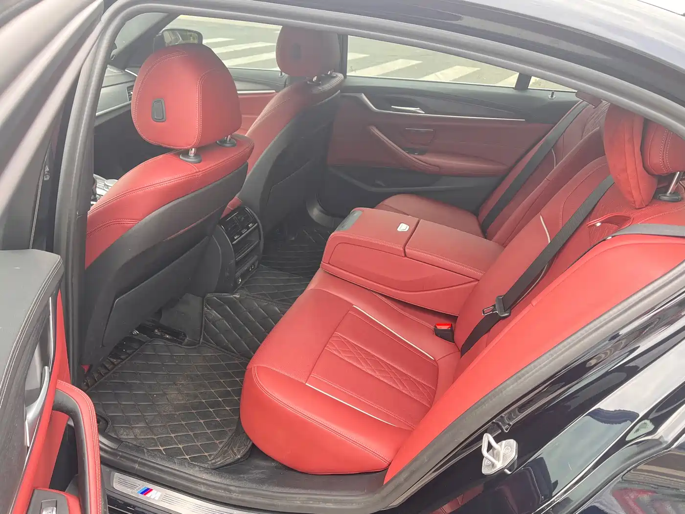BMW 5 Series 2023 530Li Leading M Sport Package фото 7
