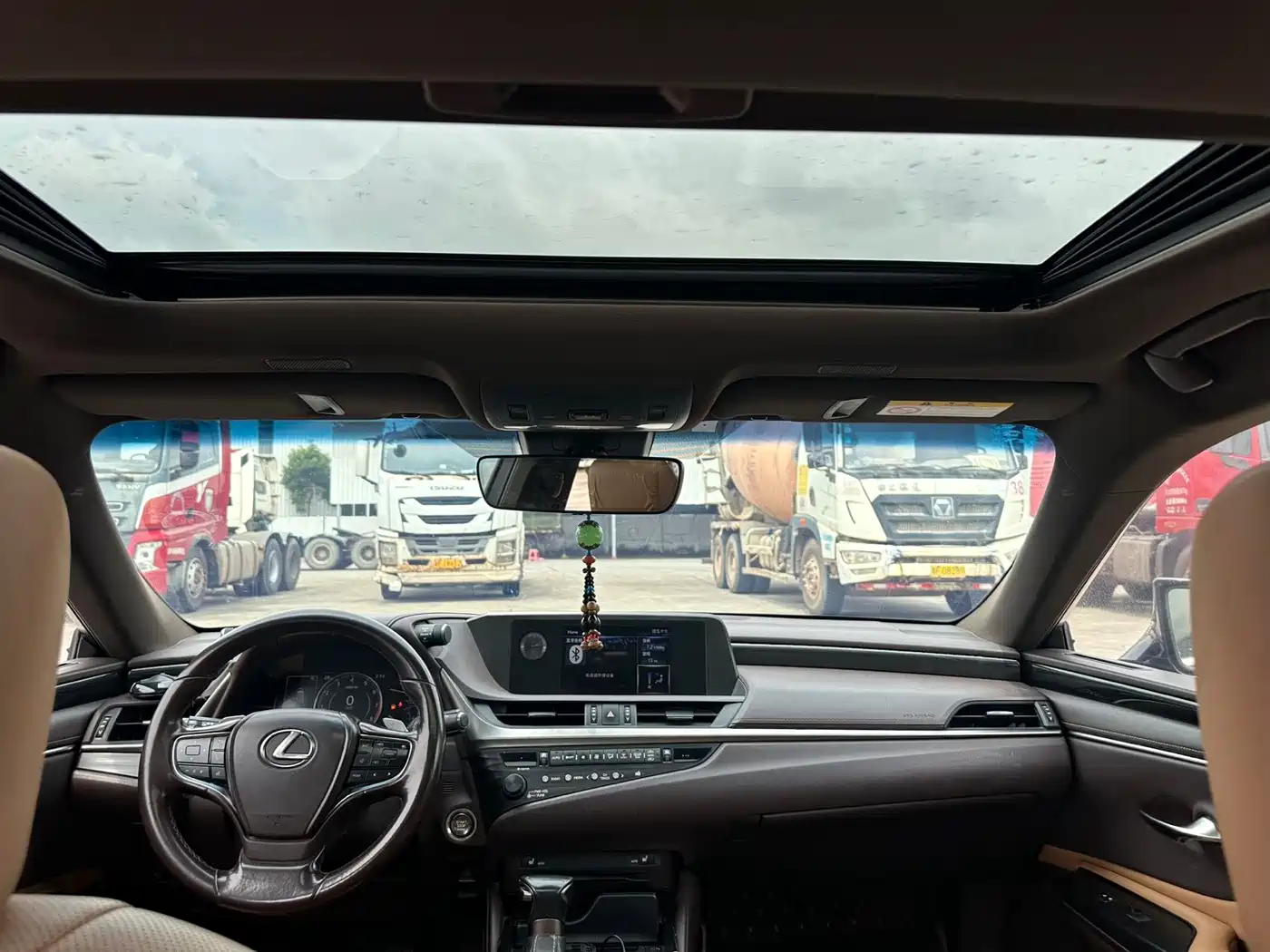 Фото 5 - Lexus ES